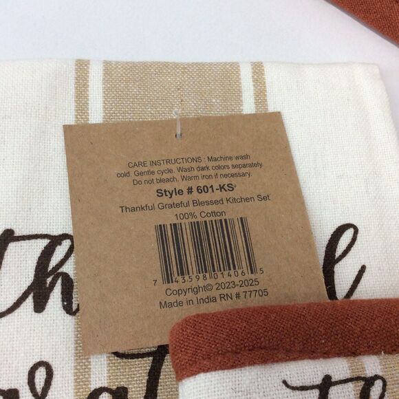 Thankful Grateful Blessed 4 Pc Kitchen Set 2 Towels/1 Oven Mitt/1 Pot Holder NWT - Picture 8 of 9